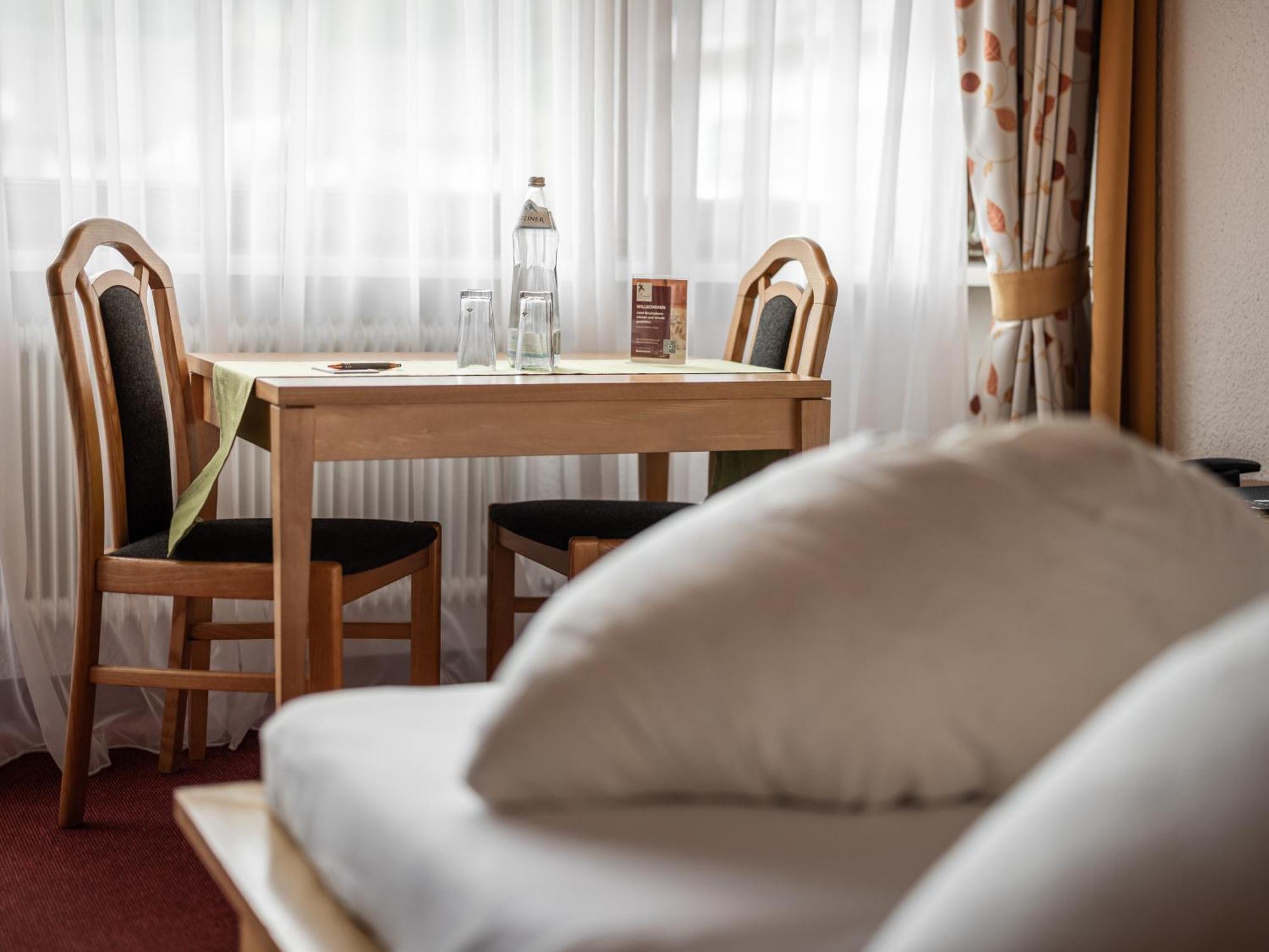 Hotel Engel Меллау Экстерьер фото