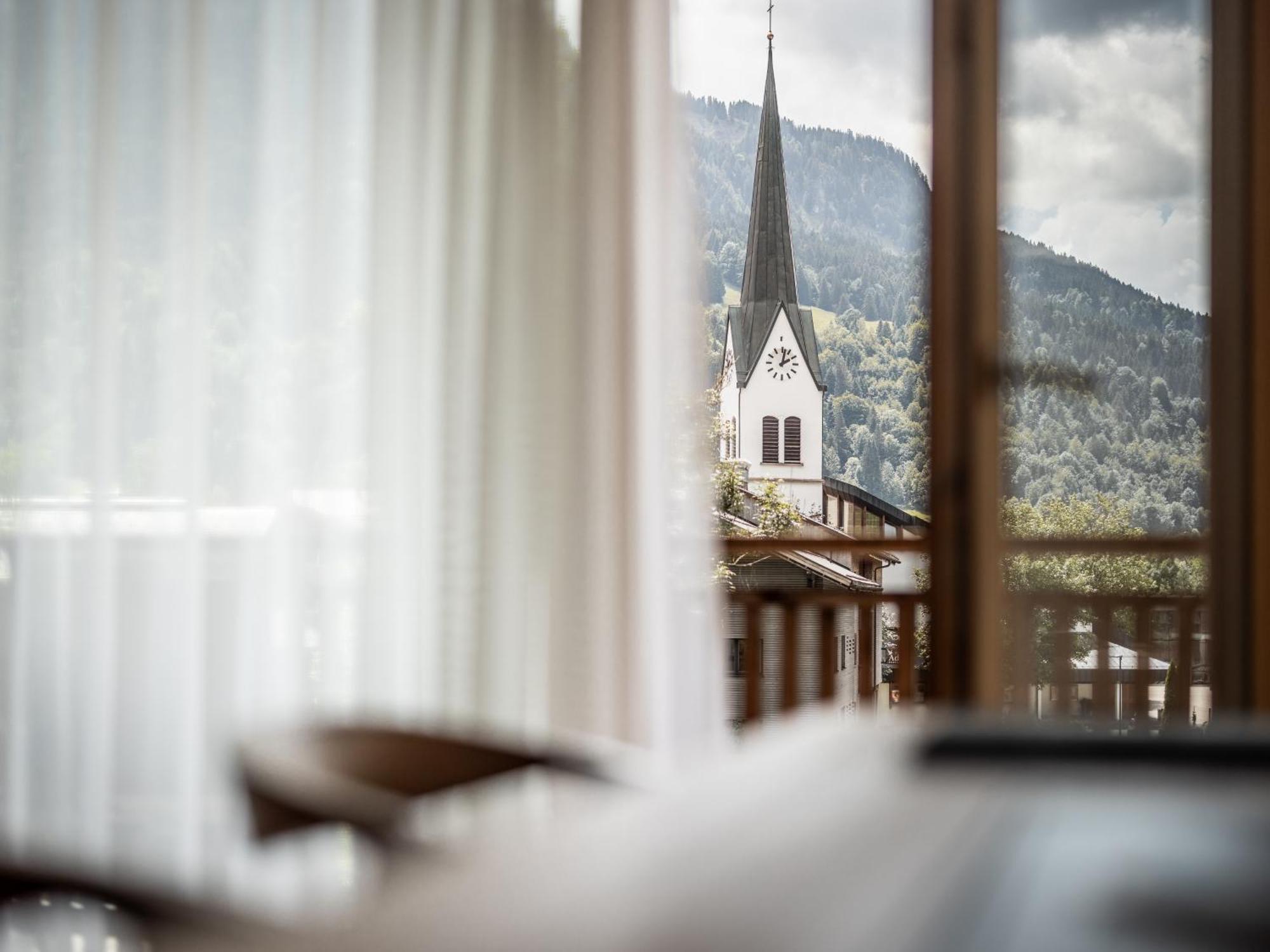 Hotel Engel Меллау Экстерьер фото