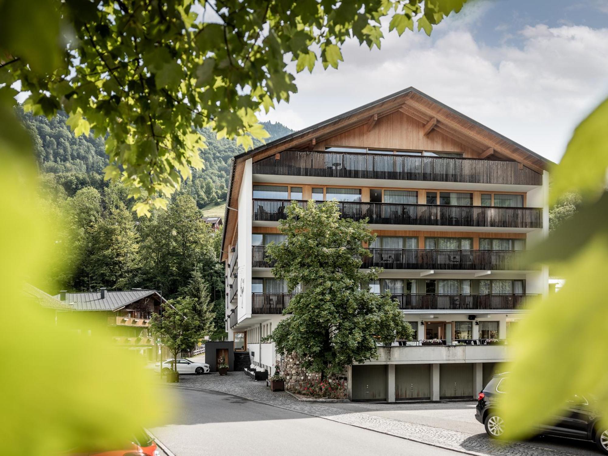 Hotel Engel Меллау Экстерьер фото