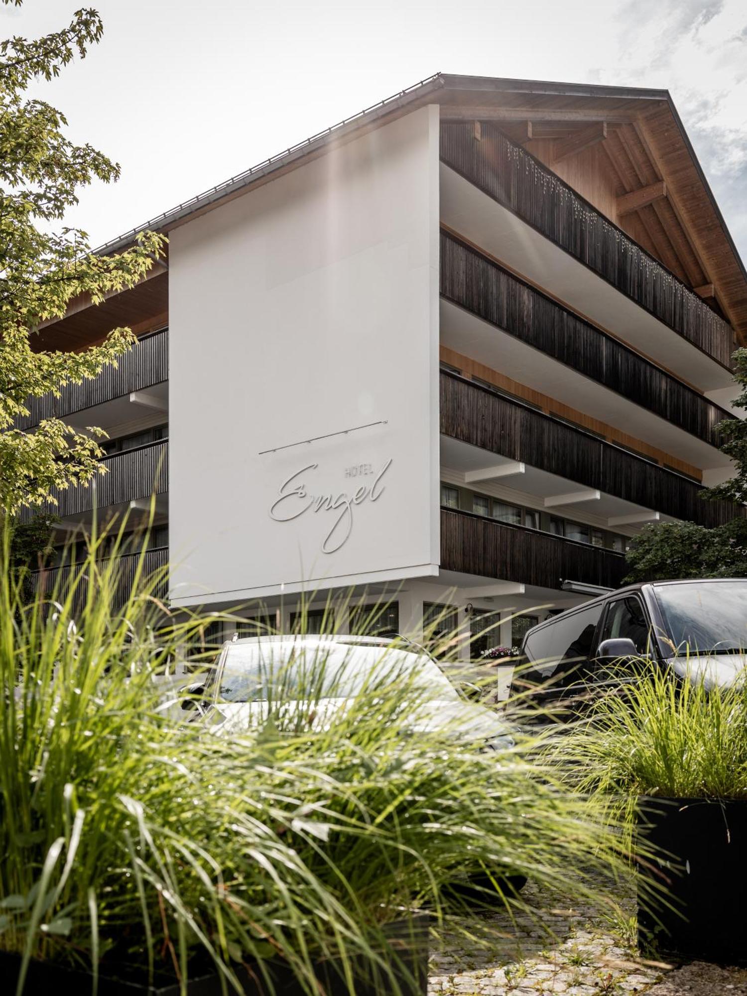 Hotel Engel Меллау Экстерьер фото